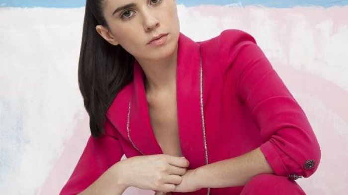 Himno LGBTIQ: Javiera Mena comparte cover oficial de 