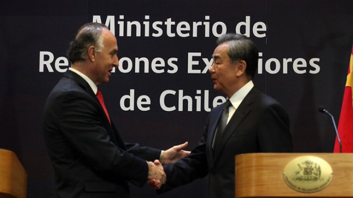 Reunión entre cancilleres de China y Chile: Tecnología, transporte y ciencia fueron los temas abordados
