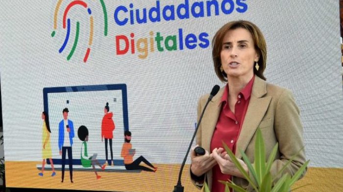 Más del 80% lo prohibiría: Mineduc reveló resultados de encuesta sobre uso de celulares en colegios