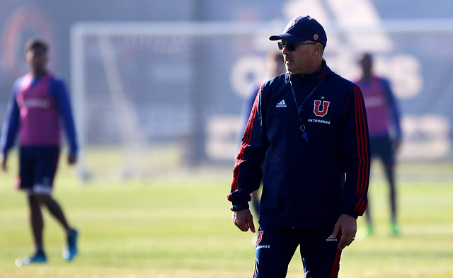 No va más: El director técnico Alfredo Arias fue despedido de la U