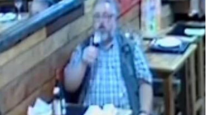 Turista alemán es acusado de estafa en Pucón: Se caracteriza por hacer “perro muerto”