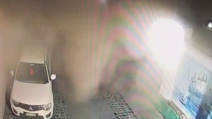 Revelan video del momento exacto cuando vivienda se derrumba en Valparaíso