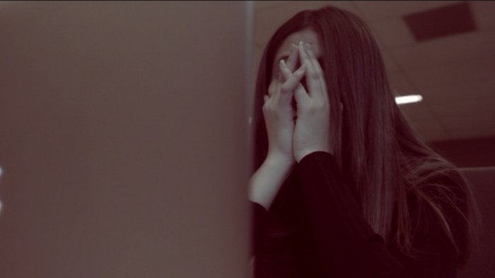 Más allá del bullying escolar: Los otros factores de riesgo que pueden terminar en suicidio adolescente