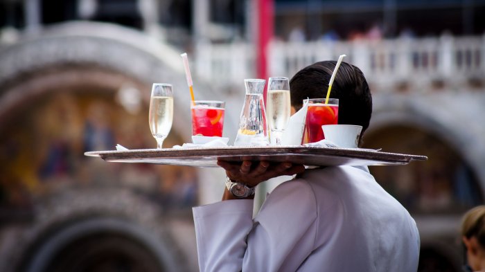 Un mozo fue asesinado por un cliente por no preparar 