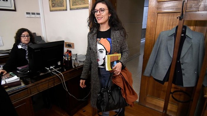 Encuesta Cadem: Aprobación a Camila Vallejo pasa del 31% al 42% en medio del debate por reducción laboral