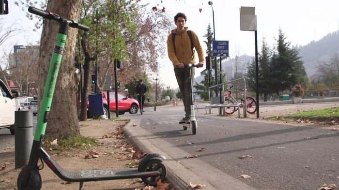 Fracturas y choques: Aumentan accidentes en scooters y usuarios advierten peligros de andar por ciclovías