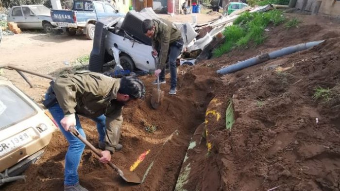 Encuentran kayaks enterrados en el patio de una casa: Los habían robado desde empresa de turismo