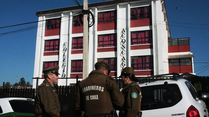 Ex alumno que amenazó con tiroteo en Quilpué se entregó a Carabineros acompañado por sus padres