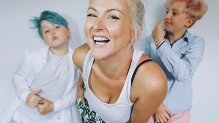 La mamá más bromista de todas se convirtió en viral luego de fingir cortarse un dedo para asustar a sus hijos