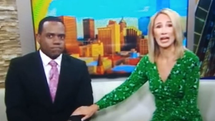 Lo comparó con un gorila: Conductora de noticias terminó llorando tras disculparse en vivo con su compañero
