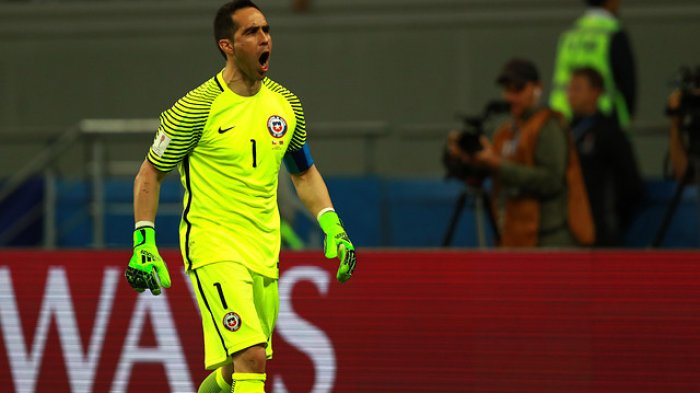 Confirmado: Claudio Bravo vuelve tras casi dos años a la selección
