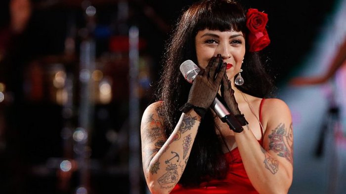 Confirman a Mon Laferte para Festival de Viña 2020