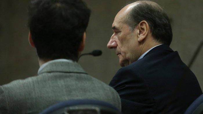 Ex comandante Fuente-Alba quedó con arresto domiciliario y arraigo nacional