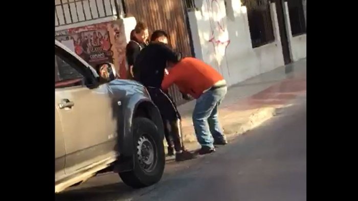 Copiapó: Chinos agreden violentamente a adulto mayor por supuesto robo a su local (le partieron la cabeza)