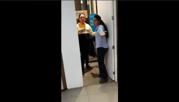 Impiden a joven trans ingresar a probador de mujeres en multitienda de Mall Costanera Center