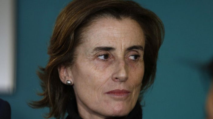 Advierten dos errores en documento de acusación constitucional contra ministra Cubillos