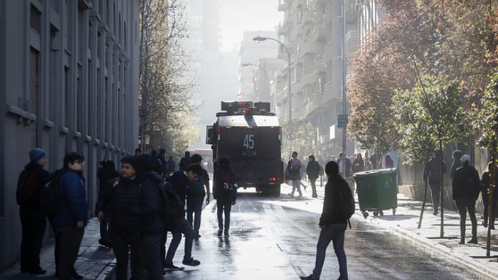 Estudiante del Instituto Nacional quedó herido tras ser atropellado por bus del Transantiago