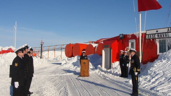 Haciendo patria en el fin del mundo: Así vivió la Base Naval Antártica la conmemoración del 18
