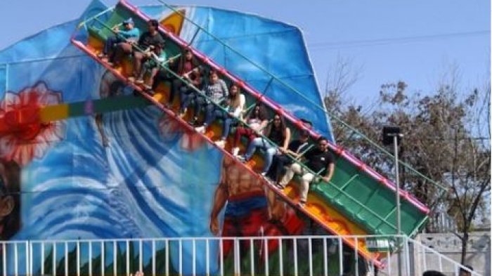 10 personas quedaron atrapadas en juego mecánico en fondas de Rancagua