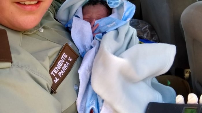 Carabineros asistió a mujer que dio a luz en su casa en Quilicura