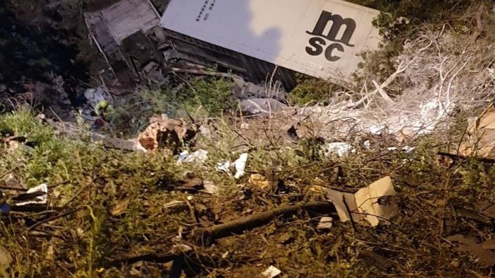 Desbarrancamiento de camión en Ruta Las Palmas dejó un muerto