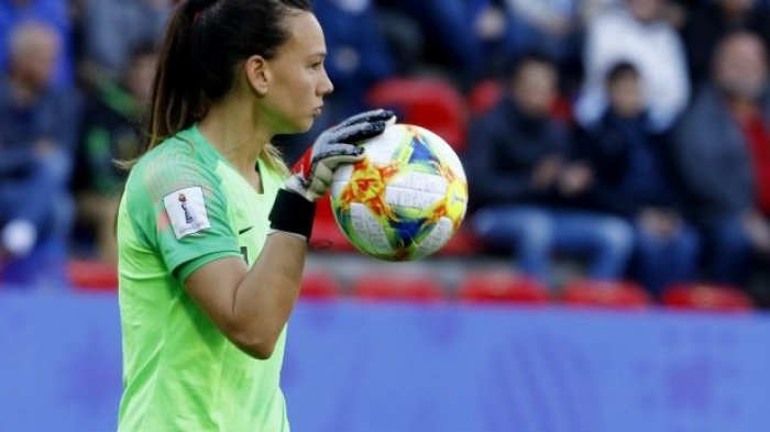 Tiane Endler respalda a Letelier: 