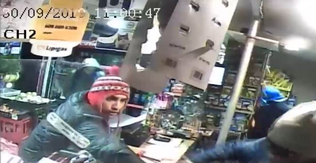 Dueño de almacén repelió asalto enfrentándose a cuatro delincuentes solo con una silla