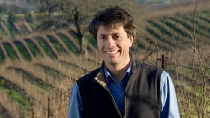 Empresario chileno es condenado a 5 meses de cárcel por soborno a universidad de élite en EE.UU.