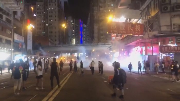 Manifestaciones en Hong Kong continúan ante nueva ley que castiga el uso de máscaras con cárcel