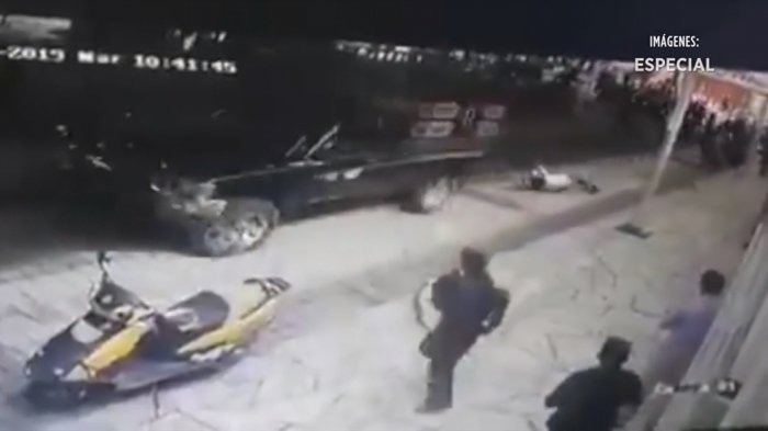 Alcalde fue amarrado a un vehículo y arrastrado por las calles: Lo acusan de incumplir sus promesas