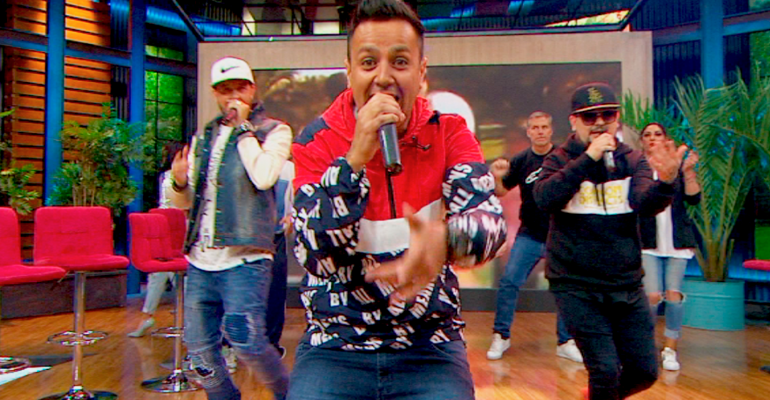 Croni-K cantó sus mejores éxitos e hizo bailar al panel de Viva la Pipol