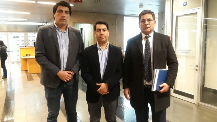 Denuncian entrega de leche con mal olor, color y presencia de partículas extrañas en Cerro Navia