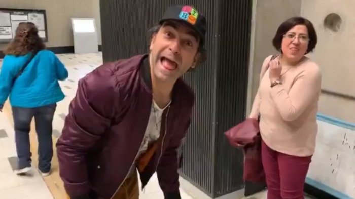 El osado viral en que Jorge Alís evade el Metro de 7 formas distintas