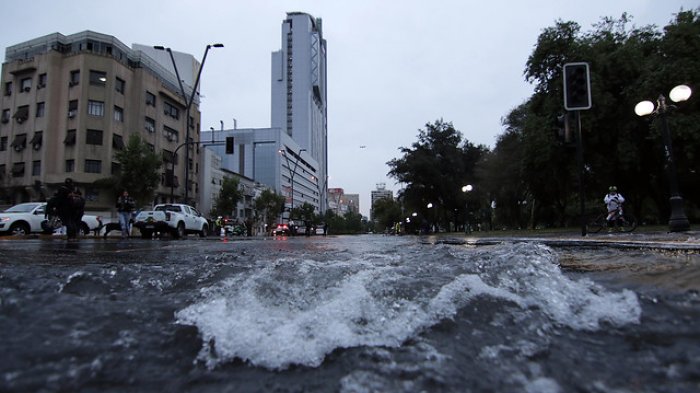 Cañería que provocó inundación y cortes en Providencia es la misma que causó problemas en el 2016