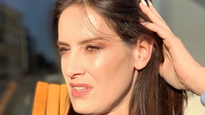 Detienen a Adriana Barrientos por agredir a vecina: Acusa que le lanzó cloro a su mascota