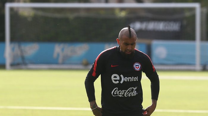 Difunden pantallazos del Instagram de Arturo Vidal en que apoya evasión masiva al Metro