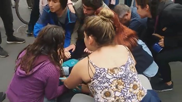 Bus atropelló a joven en medio de cacerolazos en Plaza Ñuñoa