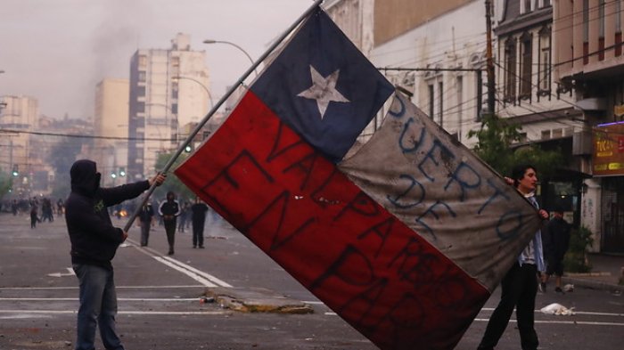 Valparaíso: Jefe de la Defensa Nacional decreta toque de queda en la V Región