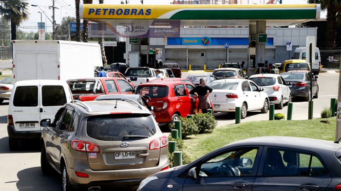 Ministerio de Energía afirma que hay nivel suficiente de combustible para consumo