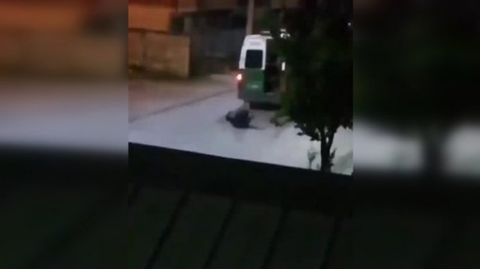 Carabineros aclara caída de persona desde furgón policial: Era un uniformado