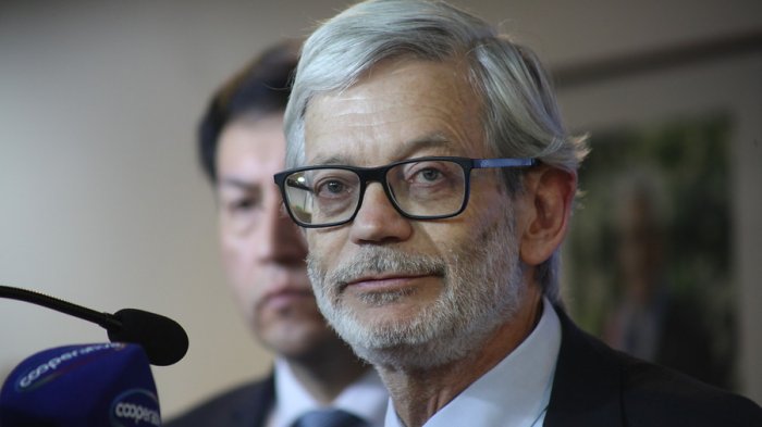 Min. de Economía por el llamado a madrugar para tomar el Metro: 