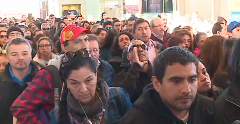 Santiaguinos manifestaron su molestia por nuevo colapso en Metro