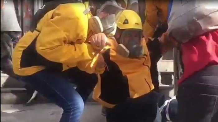 Funcionario del INDH fue herido por 7 perdigones en plena Alameda