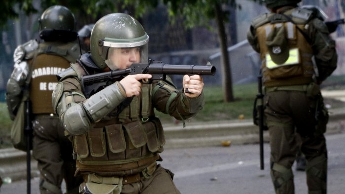 INDH pide que se realice peritaje internacional a armamento usado por Carabineros en manifestaciones