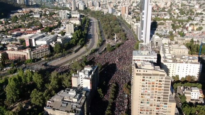 #DeLaQuintaALaMoneda logró su objetivo y se unió a marcha pacífica en Santiago