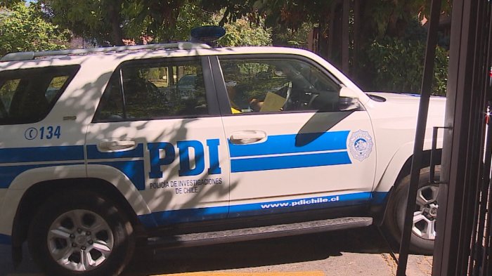 Trabajador muere tras inhalar ácido sulfídrico y caer a un pozo séptico en Vitacura