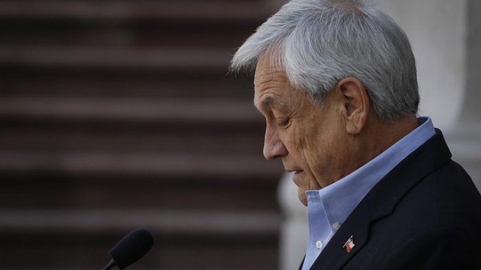 Encuesta Cadem: Aprobación de Piñera baja a 13% y 87% está a favor de cambiar Constitución