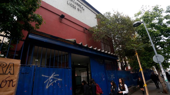 Regreso a clases en medio de la crisis social: Psicóloga entrega sugerencias para abordarlo