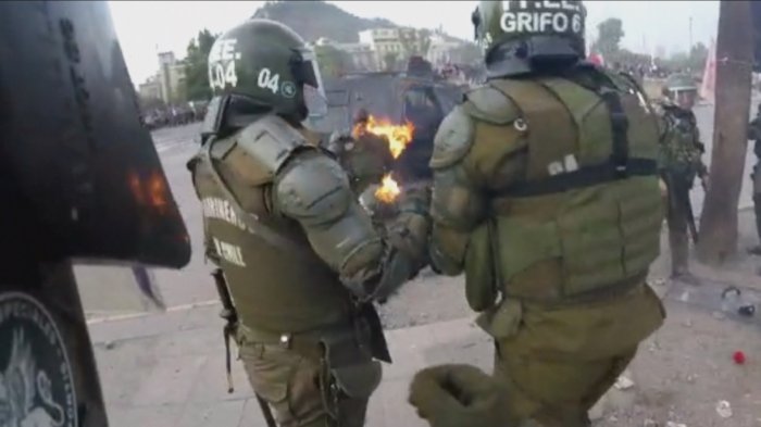 Quiénes son las dos carabineras atacadas con molotov