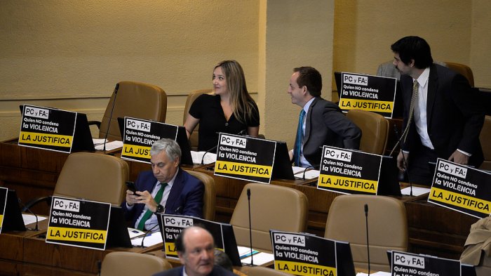 Parlamentarios de Chile Vamos solicitaron evaluar la remoción de diputados del FA y PC